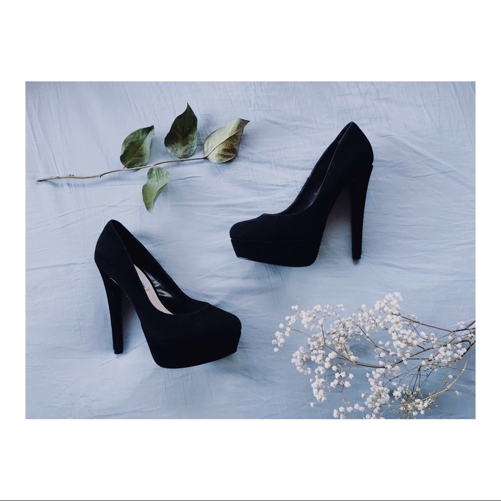 Steve Madden Black Suede Heels Pumps